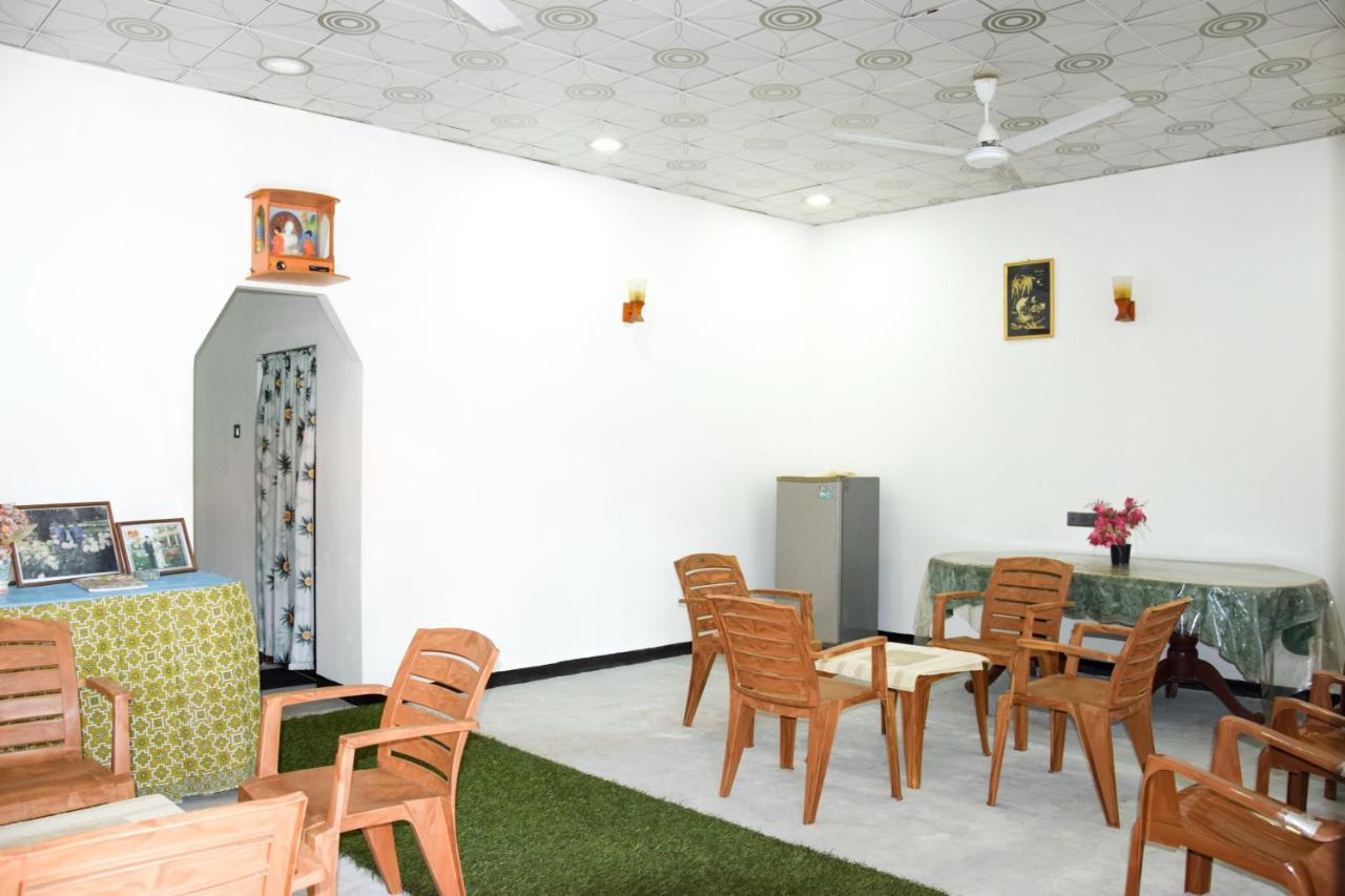 Tharaka Homestay Weligama Exterior photo